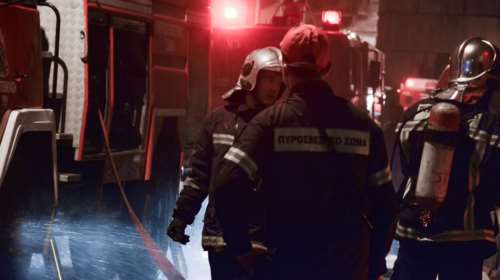 Πυρκαγιά σε μεζονέτα στη Γλυφάδα - Απεγκλωβίστηκαν 3 άτομα