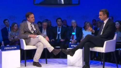 Νταβός: Η συζήτηση Μητσοτάκη με τον ιστορικό Νίαλ Φέργκιουσον