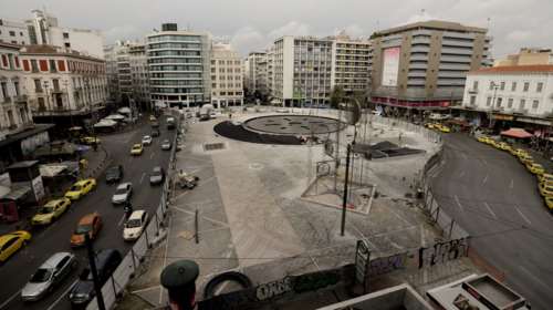 Έκλεισε η Ομόνοια -Ξεκίνησε η ανάπλαση, επιστρέφει το συντριβάνι