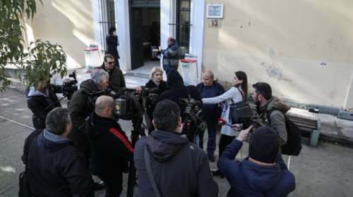 Χαμός στη δίκη για τη Μάνδρα: «Μας δουλεύουν, ντροπή»