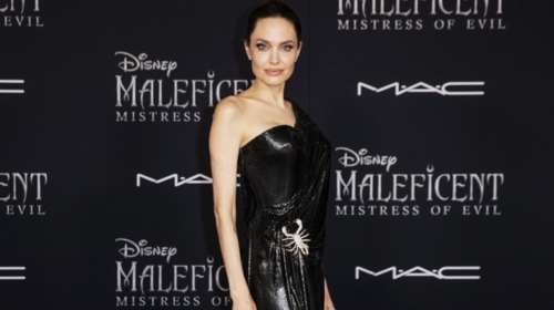 Η Αντζελίνα Τζολί σε νέο ρόλο την ώρα που ο Πιτ αποθεώνεται