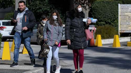 Σαρώνει η γρίπη τους μαθητές: Ποια σχολεία δεν θα ανοίξουν