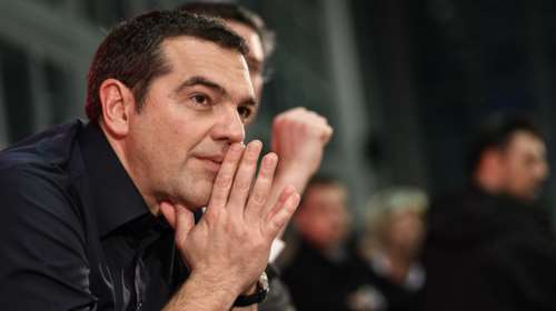 Ατάκα Τσίπρα για ψηφοφορία: «Πάμε να δούμε αν ήταν... πέναλτι»