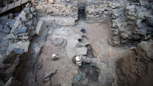 Φωτογραφίες από τα μοναδικά νέα ευρήματα στο Ακρωτήρι Θήρας