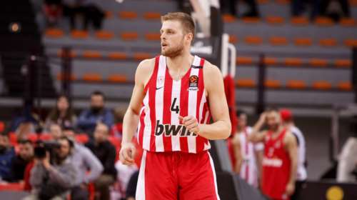 Σοκ στον Ολυμπιακό: Ρήξη συνδέσμων ο Χαραλαμπόπουλος