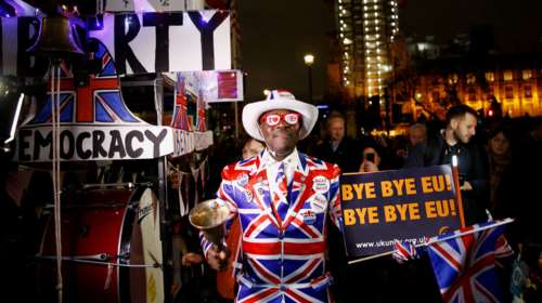 Brexit: Πάρτι στους δρόμους με μπύρες και σόου Τζόνσον