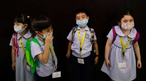 Κοροναϊός: «Σας παρακαλώ πάρτε την κόρη μου» φώναζε η μητέρα