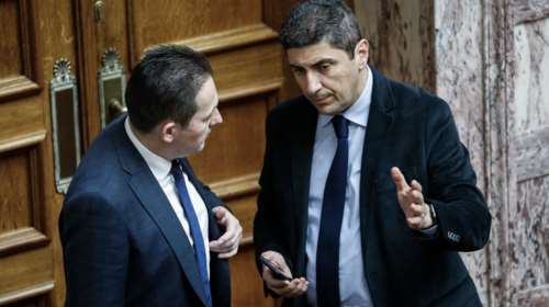 Σε καραντίνα ο Αυγενάκης από Μητσοτάκη λόγω ...ποδοσφαιρικού «ιού»