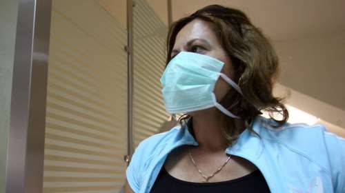 Χειρουργικές μάσκες: Ελλείψεις στην ελληνική αγορά - Πόσο κοστίζουν