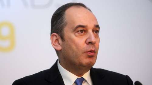 Γκάφα Πλακιωτάκη- Τα μαζεύει τώρα για τις “επαναπροωθήσεις” προσφύγων