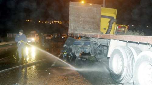 «Δίπλωσε» νταλίκα στην εθνική οδό Θεσσαλονίκης - Έδεσσας