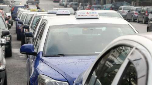 Θεσσαλονίκη: Σύλληψη οδηγού ταξί για άσεμνη πράξη σε πελάτισσα