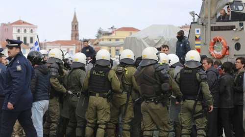 Μυτιλήνη: Επτά συλλήψεις για το «τάγμα εφόδου» στη Μόρια