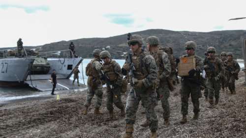 «Απόβαση» στην Σκύρο - Μεγάλη στρατιωτική άσκηση [εικόνες]