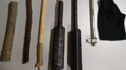 Ρόπαλα και λοστοί κατά μεταναστών - Τι βρήκε η αστυνομία