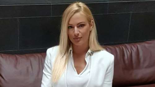 Γάμος στην Κηφισιά: Η καλλονή δημοσιογράφος και ο βουλευτής