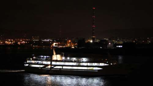 Θρίλερ στον Σαρωνικό: Επιβάτης πλοίου έπεσε στην θάλασσα