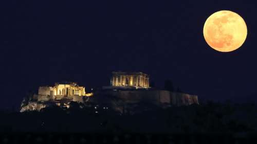 Δείτε την υπερπανσέληνο του χιονιού! Μαγικές εικόνες