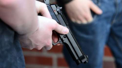 Σκηνές Φαρ Ουέστ με πυροβολισμούς σε χωριό του Ηρακλείου