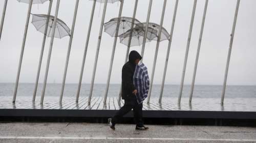 Καιρός: Υψηλές θερμοκρασίες και ταυτόχρονα βροχές