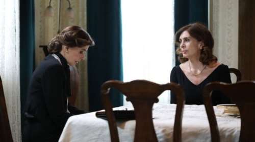 Άγριες Μέλισσες: Ποιος θέλει να ακυρώσει το γάμο της Ελένης;