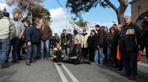 Μεταναστευτικό: Αναβρασμός στα νησιά για τις επιτάξεις- Κάθοδος στην Αθήνα