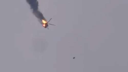 Συρία: Ελικόπτερο τυλίγεται στις φλόγες και συντρίβεται