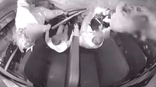 Σοκ: Μαθητές εκτοξεύονται από τα καθίσματα σε τροχαίο ατύχημα [βίντεο]