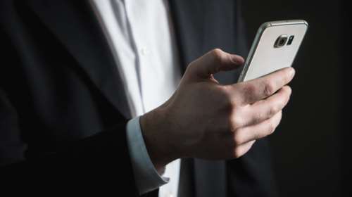 Δίκτυα παραπληροφόρησης μέσω Facebook από μυστικές υπηρεσίες
