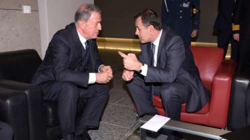 Μόλις 15 λεπτά διήρκεσε η συνάντηση Παναγιωτόπουλου - Ακάρ