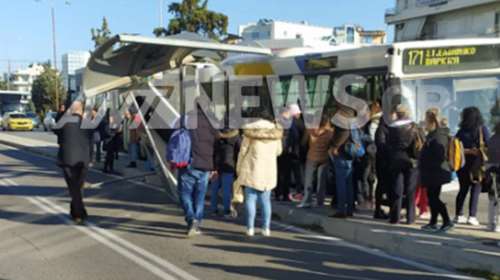 Λεωφορείο έπεσε σε στάση στη Γλυφάδα