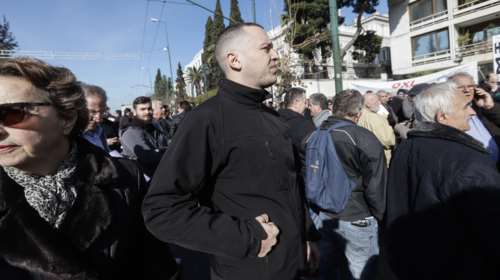 Οι νησιώτες έδιωξαν Κασιδιάρη και Λαγό από το συλλαλητήριο [βίντεο]