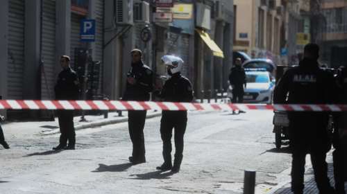 Καρέ καρέ το «πεδίο μάχης» στη Μενάνδρου μετά τη συμπλοκή