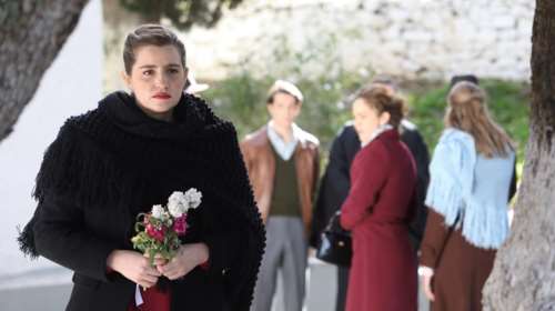 Άγριες μέλισσες: Παράνομοι έρωτες και ένοχα μυστικά διχάζουν το Διαφάνι