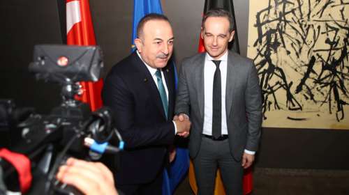 Ο Τσαβούσογλου μιλά για τα ανοιχτά μέτωπα της Άγκυρας σε Συρία και Λιβύη