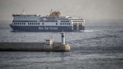 Περιπέτεια στη Ρόδο: Δεν μπορεί να δέσει το Blue Star 2
