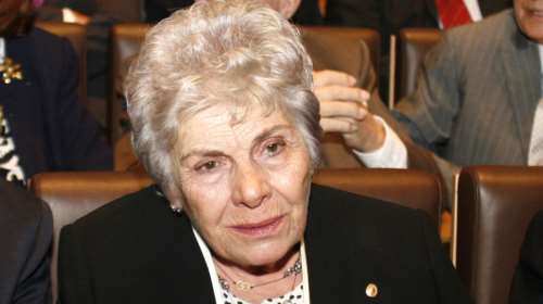 Ώρες αγωνίας για την Κική Δημουλά: Το ιατρικό ανακοινωθέν