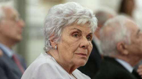 Σε κρίσιμη κατάσταση η Κική Δημουλά: Όλα τα νεώτερα για την υγεία της