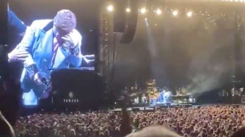 Το χρονικό της κατάρρευσης του Έλτον Τζον στη συναυλία του Όκλαντ