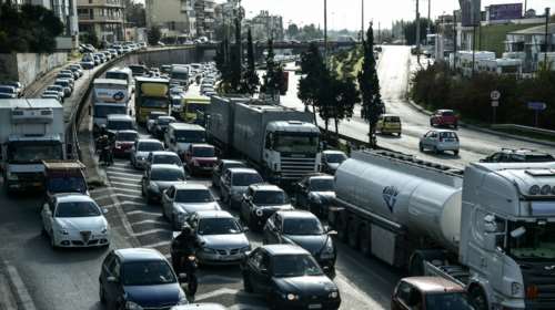 Μόλις το 54% οδηγών και συνοδηγών στην Ελλάδα φοράει ζώνη - Στο 75% η χρήση κράνους