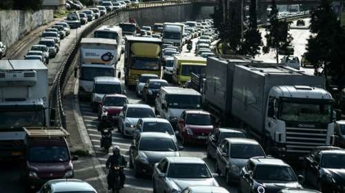 Τεράστιο Μποτιλιάρισμα 13χλμ στον Κηφισό λόγω τροχαίου