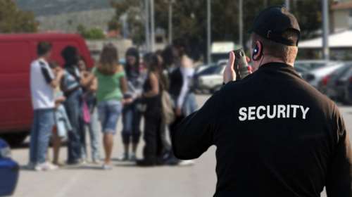 Σάλο προκαλεί απόφαση Δ/ντή Λυκείου των Τρικάλων για προστασία από security