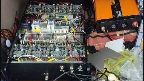 Απάτες με τη μέθοδο "SMS Blaster": Κινέζοι υπέκλεπταν τραπεζικά δεδομένα με εξοπλισμό σε πορτ μπαγκάζ αυτοκινήτου