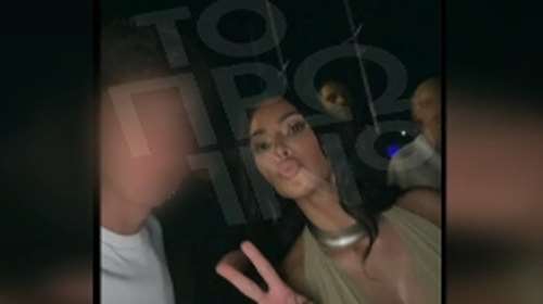 Στις Σπέτσες η οικογένεια Καρντάσιαν με υπερπολυτελή θαλαμηγό - Έφαγαν μαζί με τον Τζεφ Μπέζος και τη σύντροφό του [βίντεο]