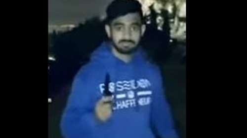 Άφαντος ο Πακιστανός που πόζαρε με μαχαίρι και Παλαιστινιακή σημαία με φόντο την Ακρόπολη - Ψάχνουν 7 ακόμα άτομα