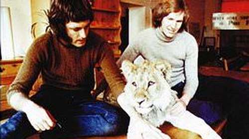 Ο Κρίστιαν, το λιοντάρι του Harrod&#39;s έχασε τον μπαμπά του - Πέθανε ο σελέμπριτι με το απίθανο κατοικίδιο που άφησε εποχή