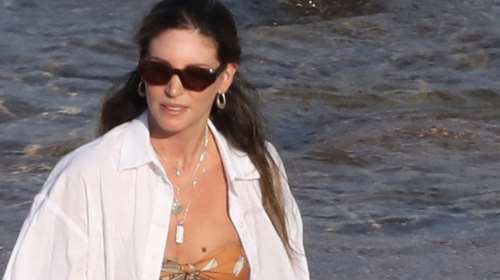 Αθηνά Οικονομάκου: Έτσι είναι το σώμα της χωρίς ρετούς λίγους μήνες μετά τη γέννα