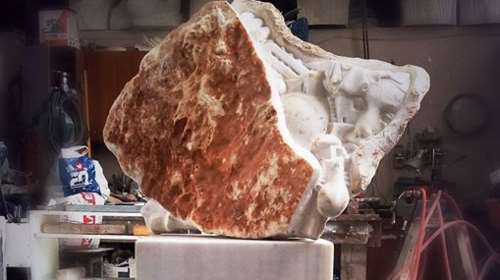 Ενα &quot;τερατώδες&quot; μνημείο στη μνήμη της Αρλέτας- Από τον γλύπτη του έργου για τους νεκρούς της ΕΡΤ…