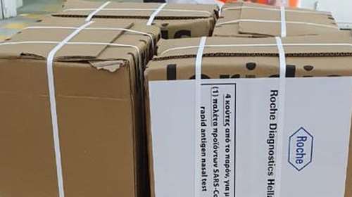 Self test: Ξεκίνησε η διανομή στα φαρμακεία - Προηγούνται μαθητές Λυκείου και εκπαιδευτικοί [εικόνες - βίντεο]