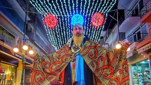 Ποιο lockdown: Το κέντρο της Ξάνθης &quot;βούλιαξε&quot; από ξέφρενους καρναβαλιστές [βίντεο]